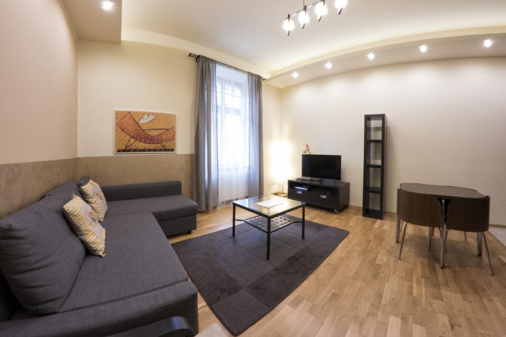 Yourplace Central Apartments كراكوفيا المظهر الخارجي الصورة